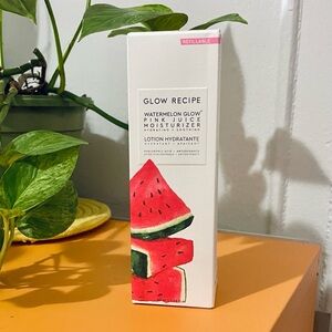 Glow Recipe Watermelon Glow Moisturizer with Pink Accents